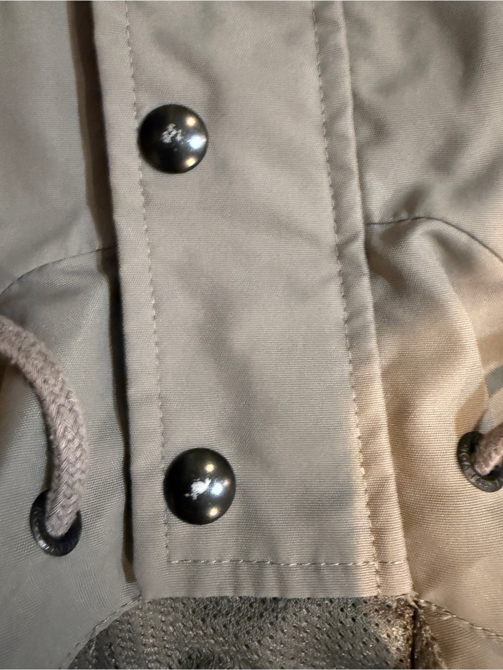 Volcom women’s rain/wind coat - Picture 5 of 5